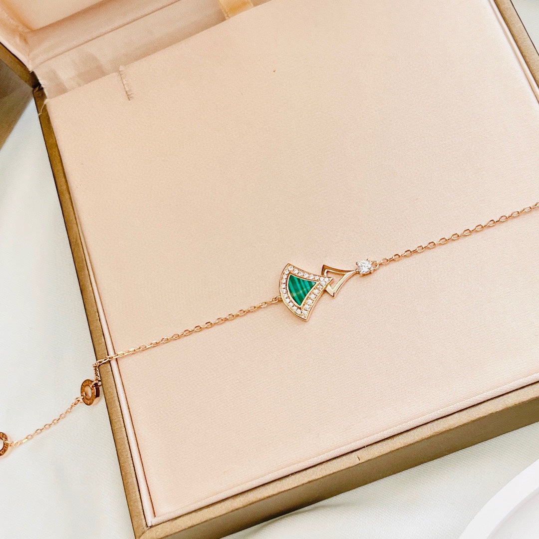 18K Divas' Dream Malachite Bracelet