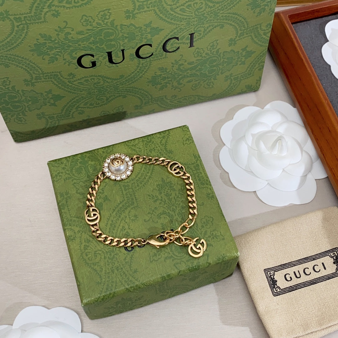18K GG Interlocking G Pearl Chain Bracelet