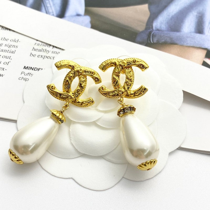 18K CC Pearl Pendant Gold Earrings