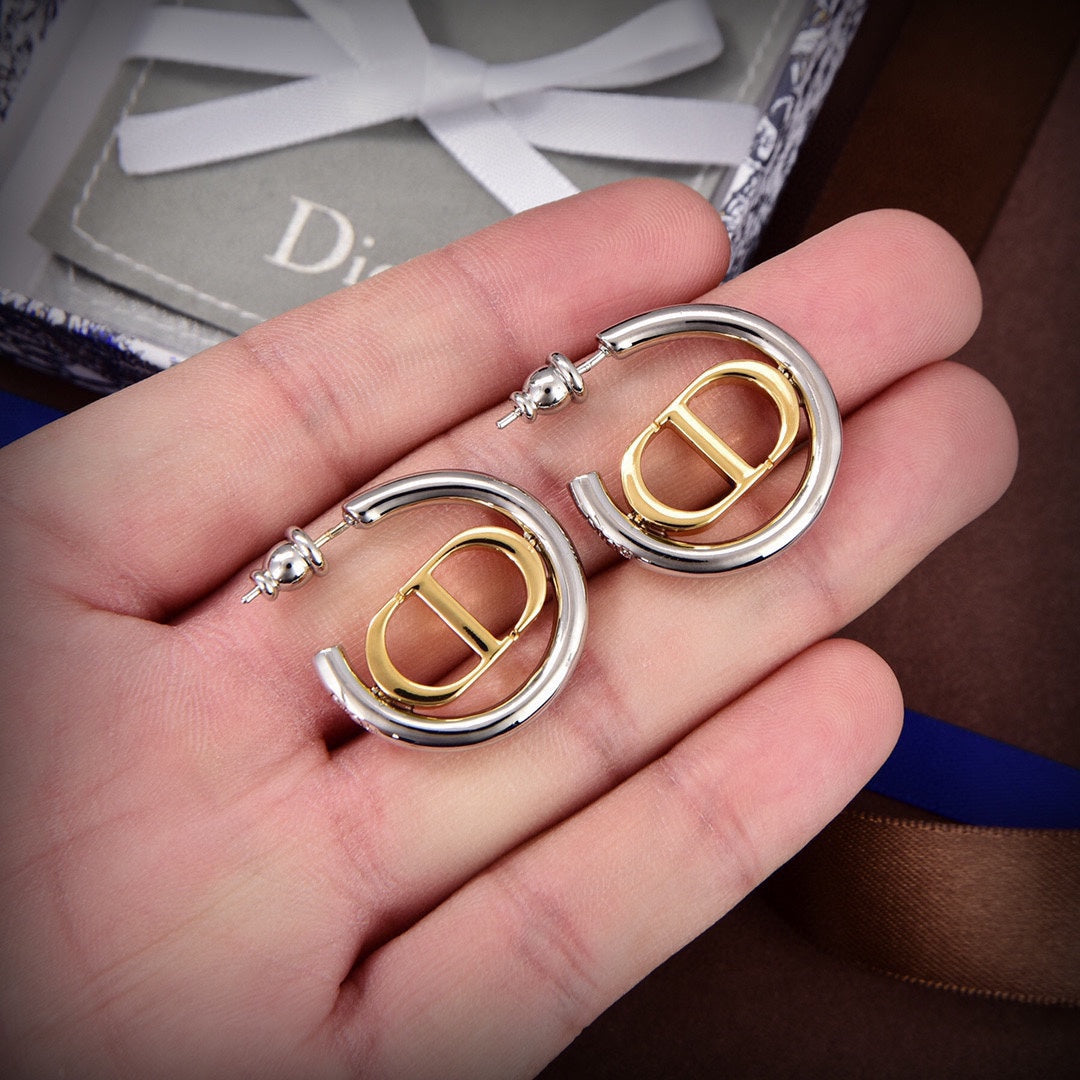 18K CD 30 Montaigne Earrings