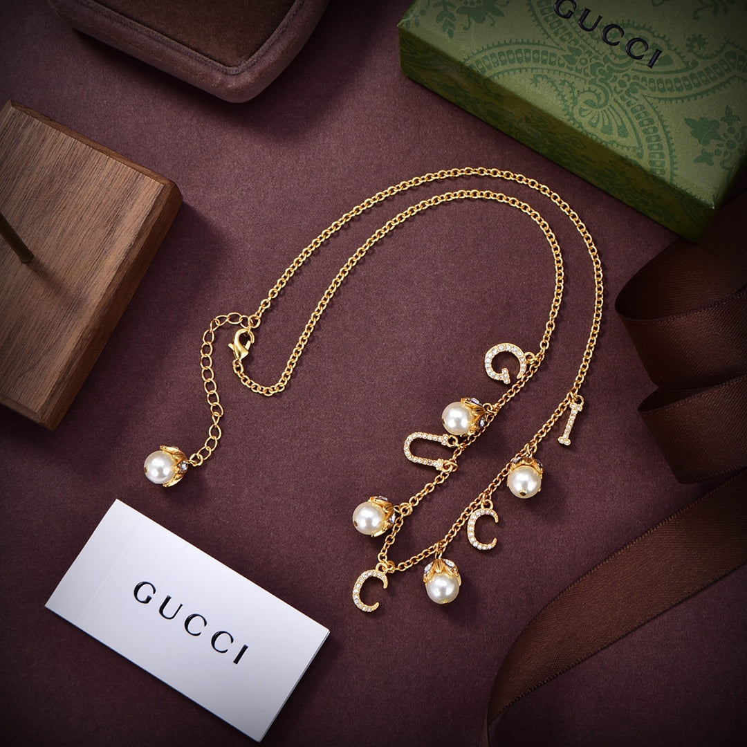 18K GG Logo Plaque Embellished Pearl Necklace