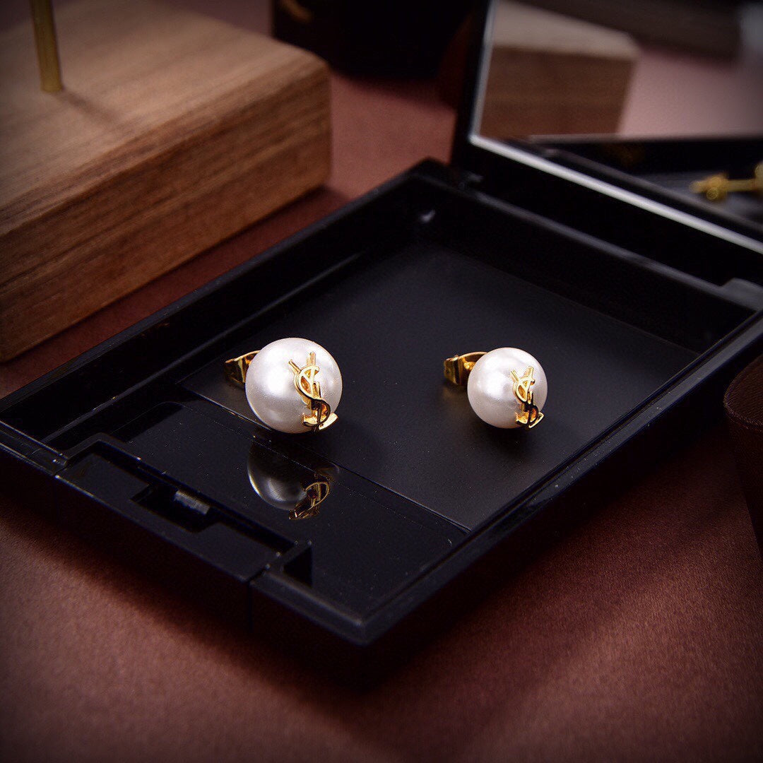 18K Saint Pearl Earrings